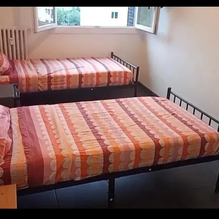 NEW CHEAP PRIVATE ROOM, KITCHEN , OVERWIEUW sea,TRAM on spot, 12 minutes from nice train station with tram , beach in 17 min tram , CHAMBRE PRIVÉE pas cher, cuisine équipée , tram sur place, APERÇU mer, 12 min de la gare de Nice avec le tram, 17 min-3