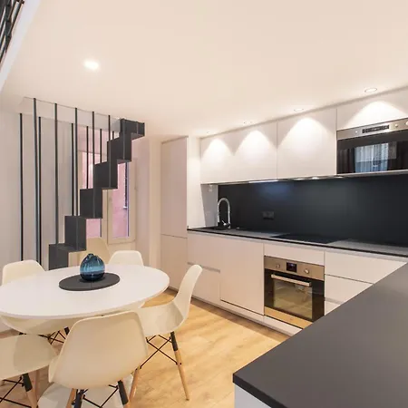 Cours Saleya Renovated 3 Bedrooms 1 Min To Beach Air Conditioning-3