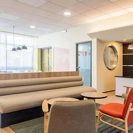 B&B Hotel Lyon Nord 4 Etoiles-3