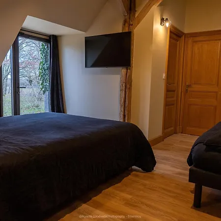 La Grange De Leonie Chambres D'Hotes Piscine Et Spa Calme Et A 5Min A71 A20 A85-2