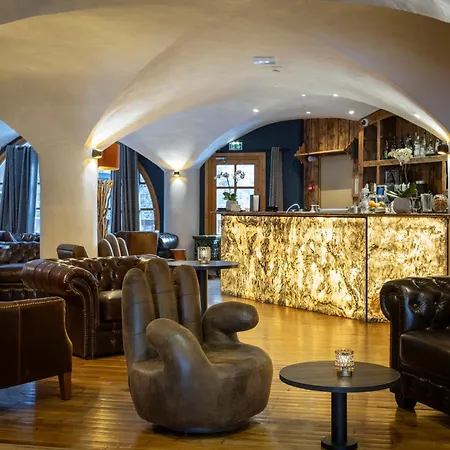 Hotel Les Suites Du Montana By Les Etincelles-3