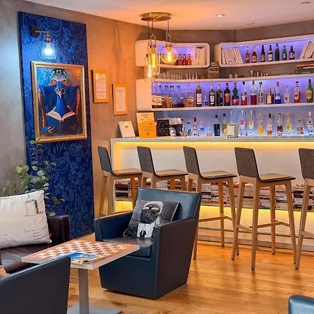 Ibis Styles Paris Tolbiac Bibliotheque-3