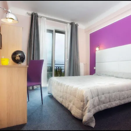 Hotel Le Berry Saint-Nazaire-2