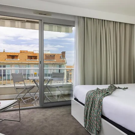 Ibis Styles Menton Centre-3