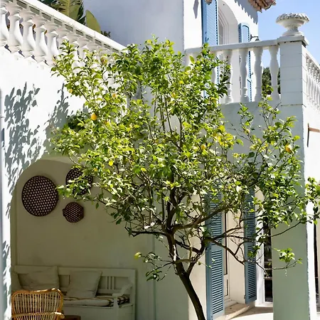 Luxury Family Villa With Large Pool, Garden & Outdoor Dining Near Beach, Domaine L'Oiseau Bleu In Sainte-Maxime-3