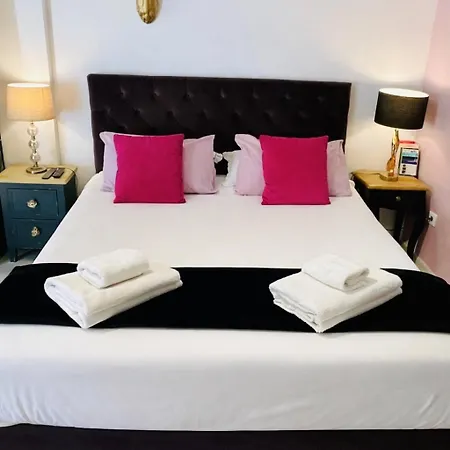 Artistic Antibes Apartment-3