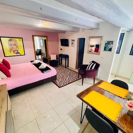Artistic Antibes Apartment-2
