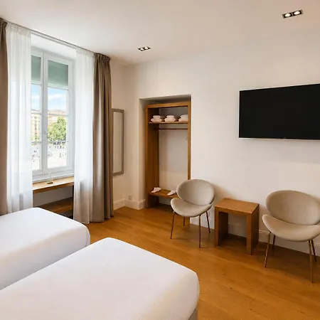 Hotel De La Mer-2