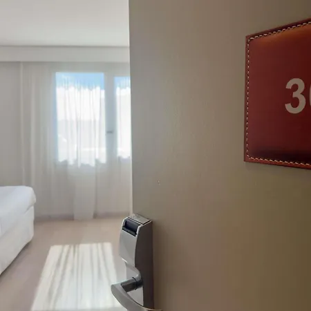 ibis Styles Bordeaux Saint Médard-2