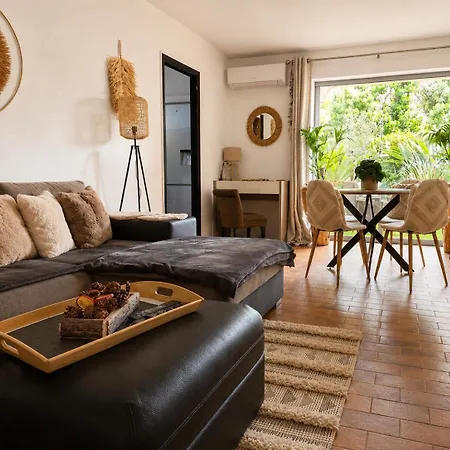 Saint Tropez centre parking et jardin privé inclus-3