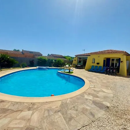 Villa au calme avec piscine privative-3