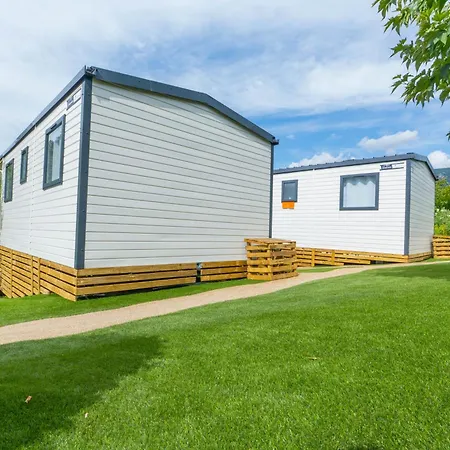 Hotel Et Camping Les Rives Du Loup-3