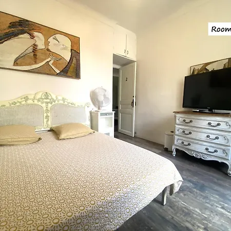 Nice Center Room-3