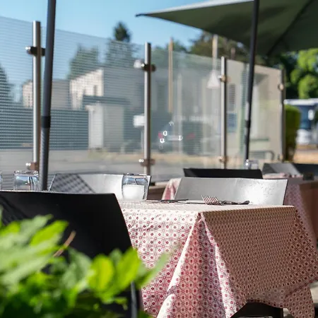 Hôtel Restaurant Kyriad Mulhouse Nord Illzach-3