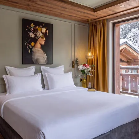 Lizzie Hotel-2