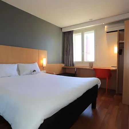 Ibis Aurillac-2