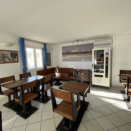 Hotel Les Arcades-2