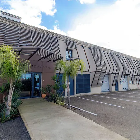 Hôtel les jardins du canal - piscine chauffée à 28 degrés - parking gratuit - garage - bornes électriques - accueil vélos et motos - kids friendly-solaire ecoresponsable-3