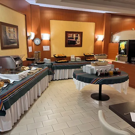 Brit Hotel du Lac-2