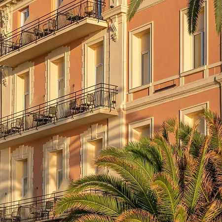 Best Western Premier Hotel Prince de Galles-3