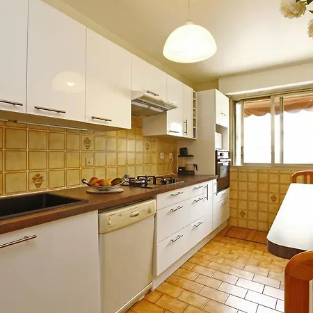 Appartement 6 Personnes Avec Terrasse Le Port Nice-3