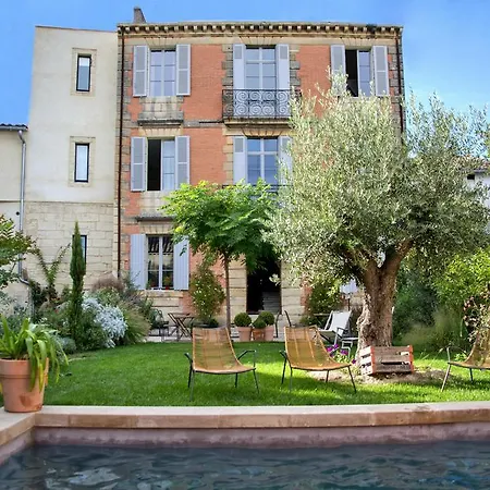 La Maison Rouge d'Uzes B&B-3