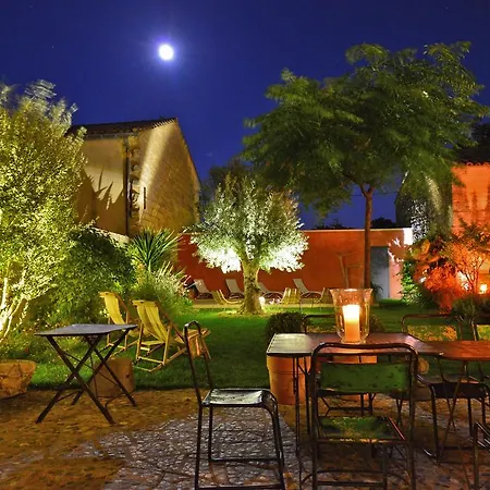 La Maison Rouge d'Uzes B&B-2