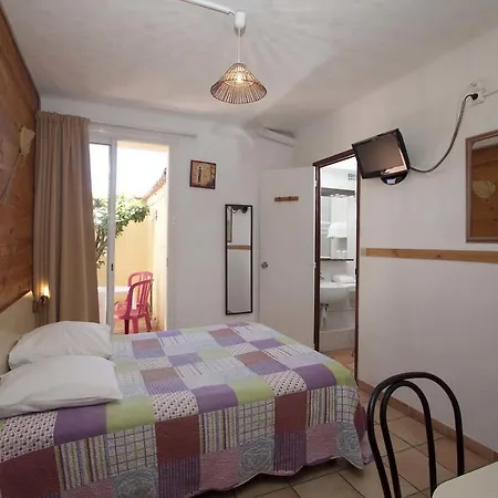 Hôtel La Croix de Malte-2