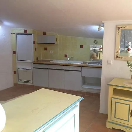 La Petite Maison D'Athenopolis-3