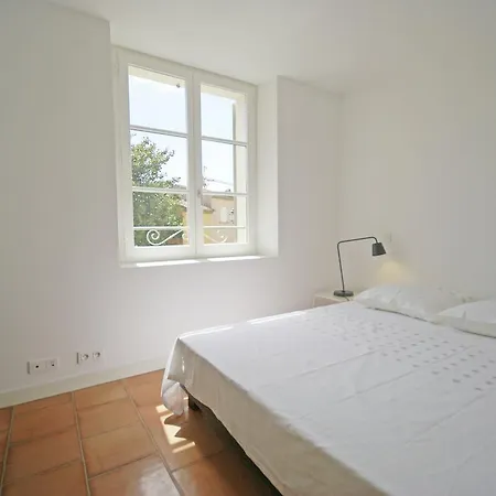 Lavish Holiday Home In Saint Tropez Near Beach-3