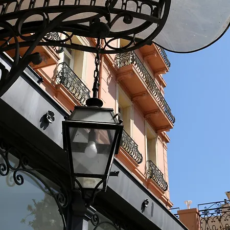 Grand Hotel Des Ambassadeurs-2