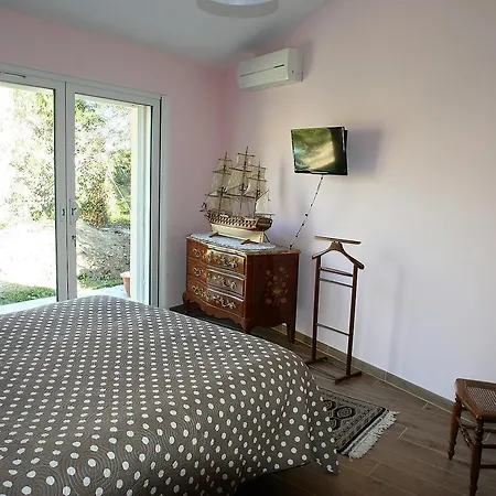 Villa Avec Jacuzzi-2