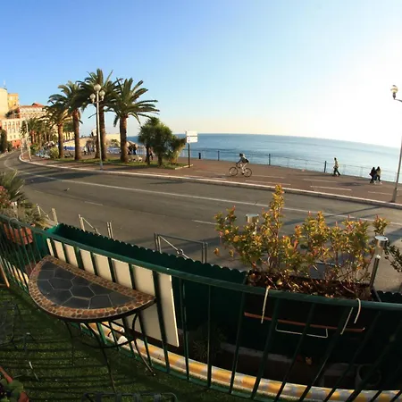 6 Bedrooms Seaview House, Old Town-3
