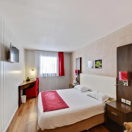 Hotel Paris Pacific: Metro-Adjacent Lodging Near Orly Airport-2