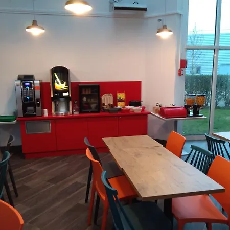 Hotel F1 Maurepas-2