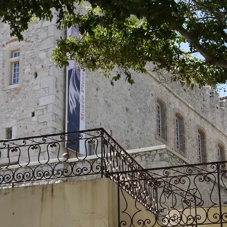 Vieille Ville 2 - La Petite Maison A Safranier, 2 Bedrooms, Max 4 Adults And 2 Kids-3