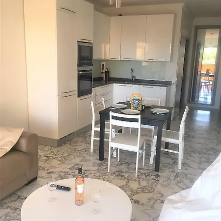 Appartement de 1 à 6 personnes Beaulieu sur mer, climatisé, proche Nice et Monaco tout confort 2 chambres-2