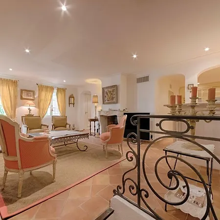 Maison Des Bouchonniers-3