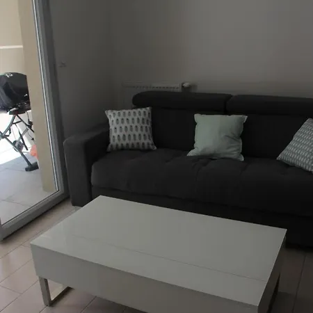 Centre Juan Les Pins 1 Bedroom With Ac, Swimming Pool And Parking-2