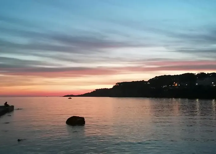 Hotels in Sanary-sur-Mer