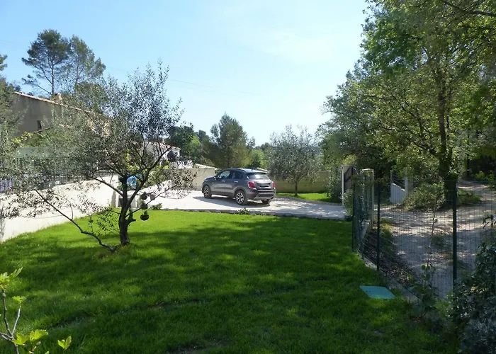 Cabane dans les arbres La Kaz aux Cigales Cuers