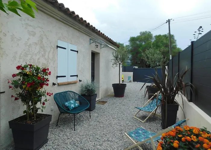 Petite Villa Familiale Dans Quartier Residentiel - Villa Les Muriers Antibes