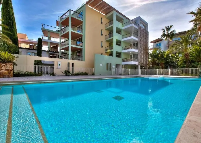 Appartement Port Prestige - terrasse - piscine - parking Antibes