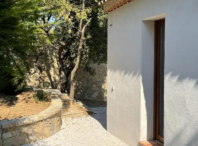 Room In Villa Les Tortues Le Plan-de-la-Tour