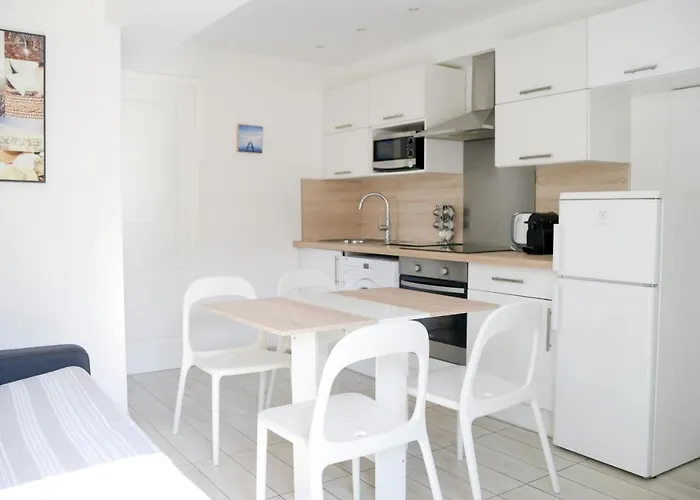 Boutique Sunny Apartment In Heart Of Nice Old Town