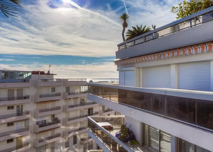 Air-Conditioned Apartment Near The Beaches With Furnished Terrace & Garage Juan-les-Pins