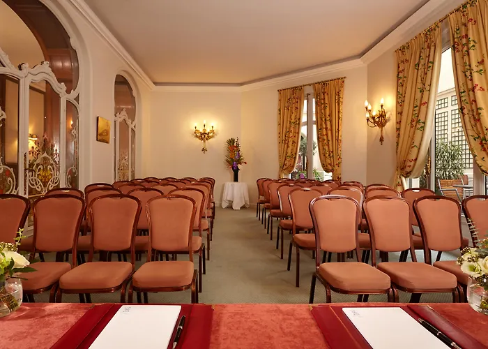 Hotel Regina Louvre Paris
