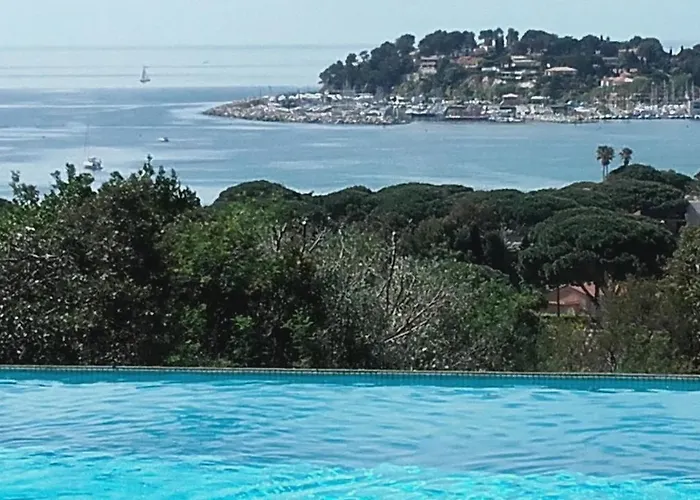 Les Citronniers - Splendide vue mer accès plage à pieds à 5 minutes Cavalaire-sur-Mer Privée