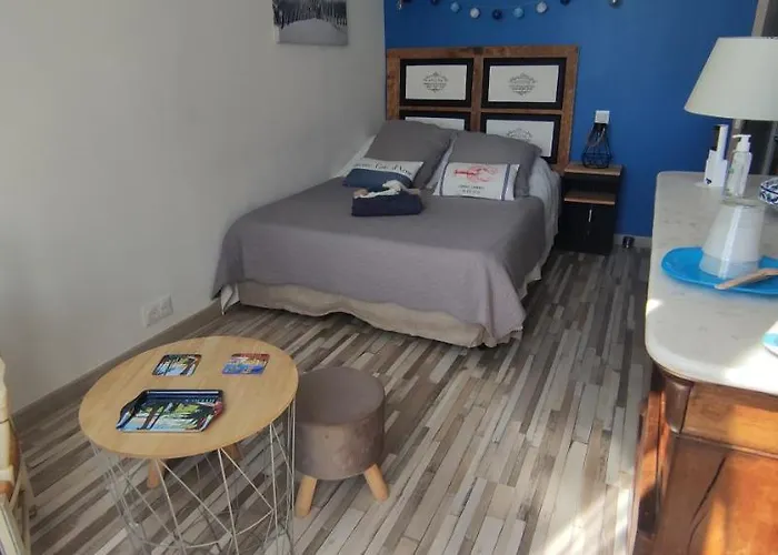 chambres côté plage, aperçu mer, côté plage et aéroport, climatisées et parking gratuit Hyères