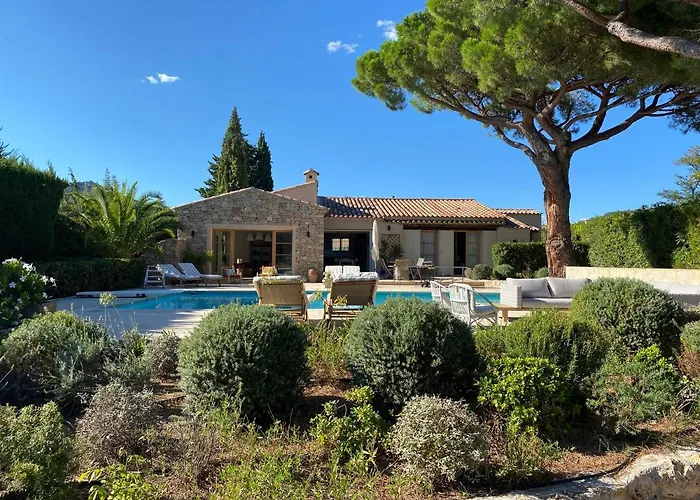 Lovely "Provence" Villa With Sea View, Private Heated Pool, Airco And Beautiful Garden Grimaud privato